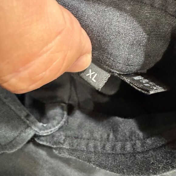 Hugo Boss Black Long Sleeve cotton/Silk Button Front Shirt. Size XL. - Picture 5 of 8